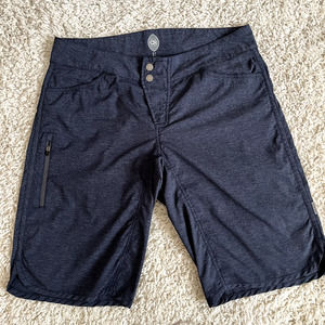 Club Ride Cycling Shorts Men’s Size Medium Heather Blue Lightweight 11”